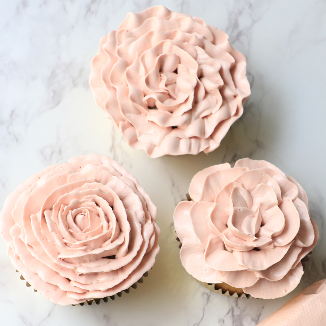 Buttercream Bouquet made with Colour Mill Oil Blend Blush and 125 Piping Tip