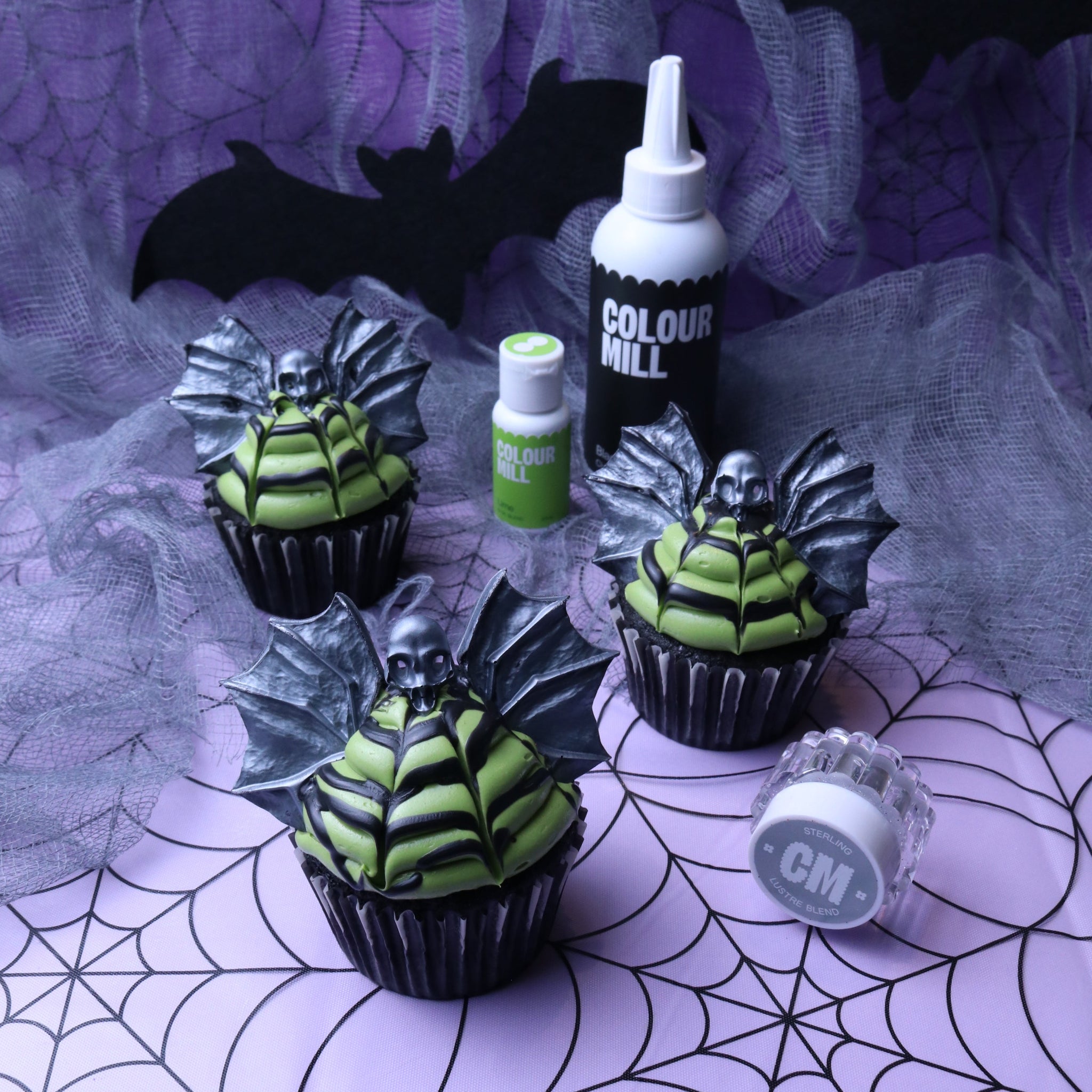 Colour Mill sterling silver lustre dust blend 