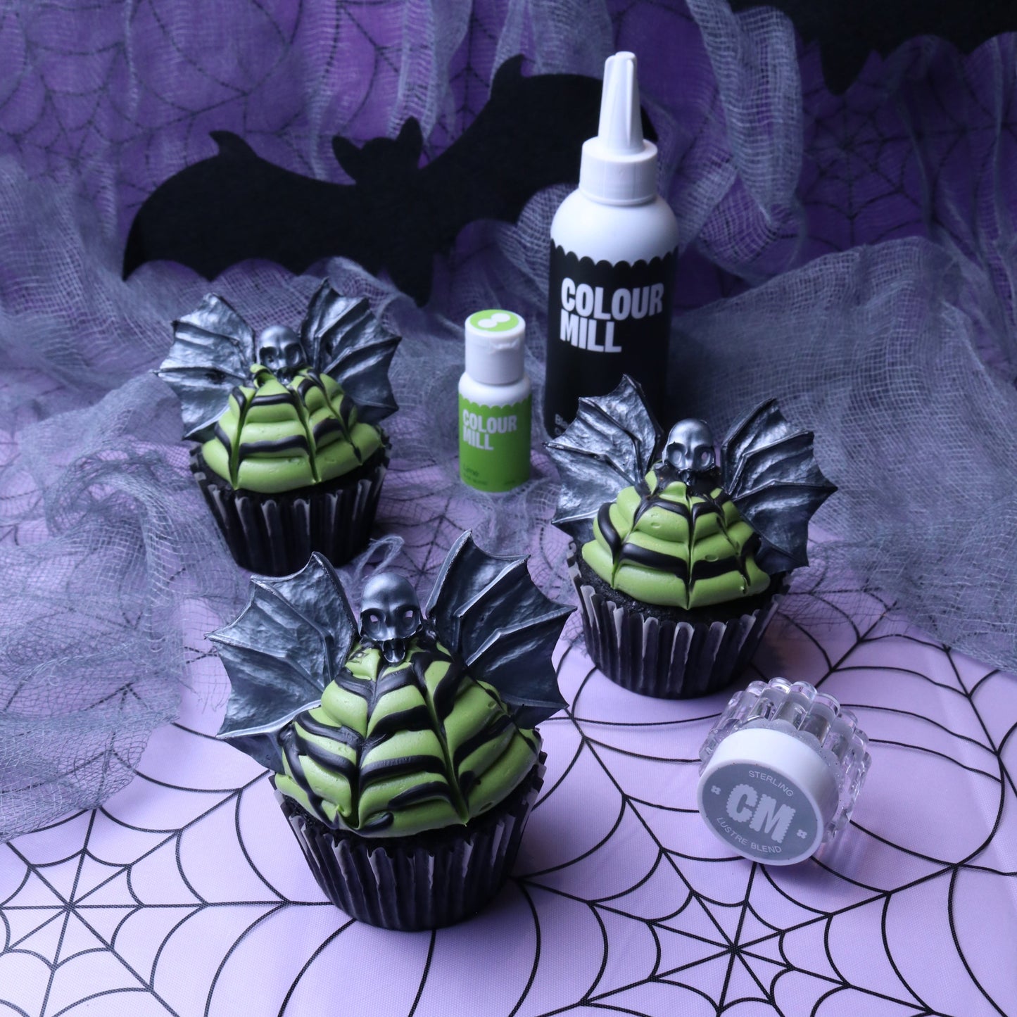 Colour Mill sterling silver lustre dust blend 