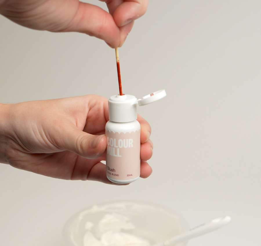 How to colour buttercream with a toothpick to avoid overdoing it on colour